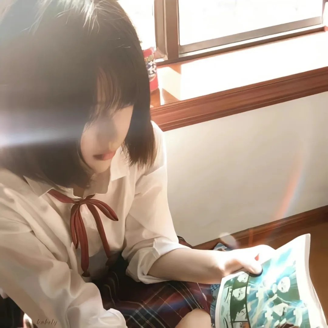 储物柜女孩